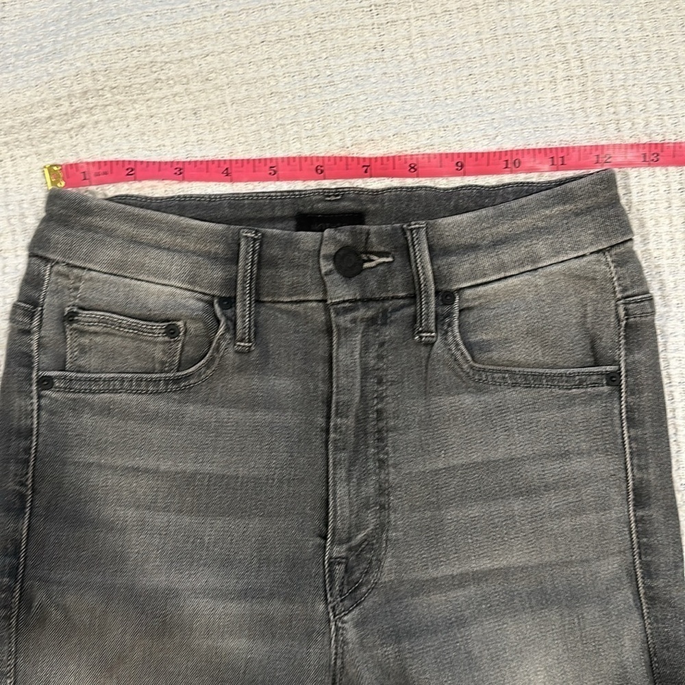 Mother Denim Looker High-Rise Jeans in Supermoon size 24 - Picture 11 of 11